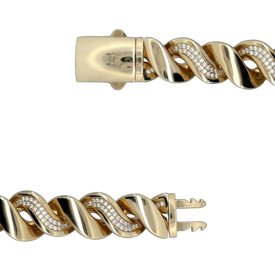 Bracelet laid flat showing 20.5 cm length of 14k gold jewelry