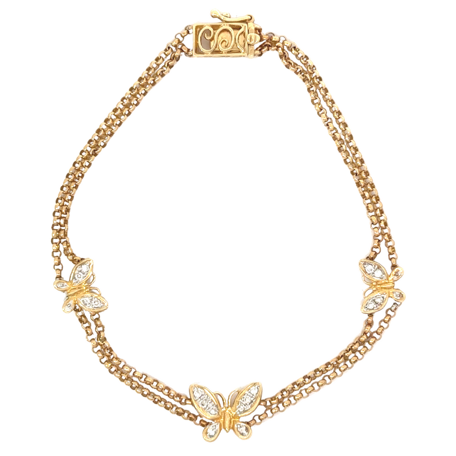 Woman wearing the butterfly bracelet to highlight its feminine and elegant appearance.