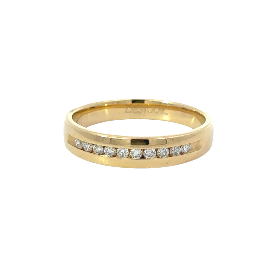Close-up of 14k gold ring with 0.25ct diamonds