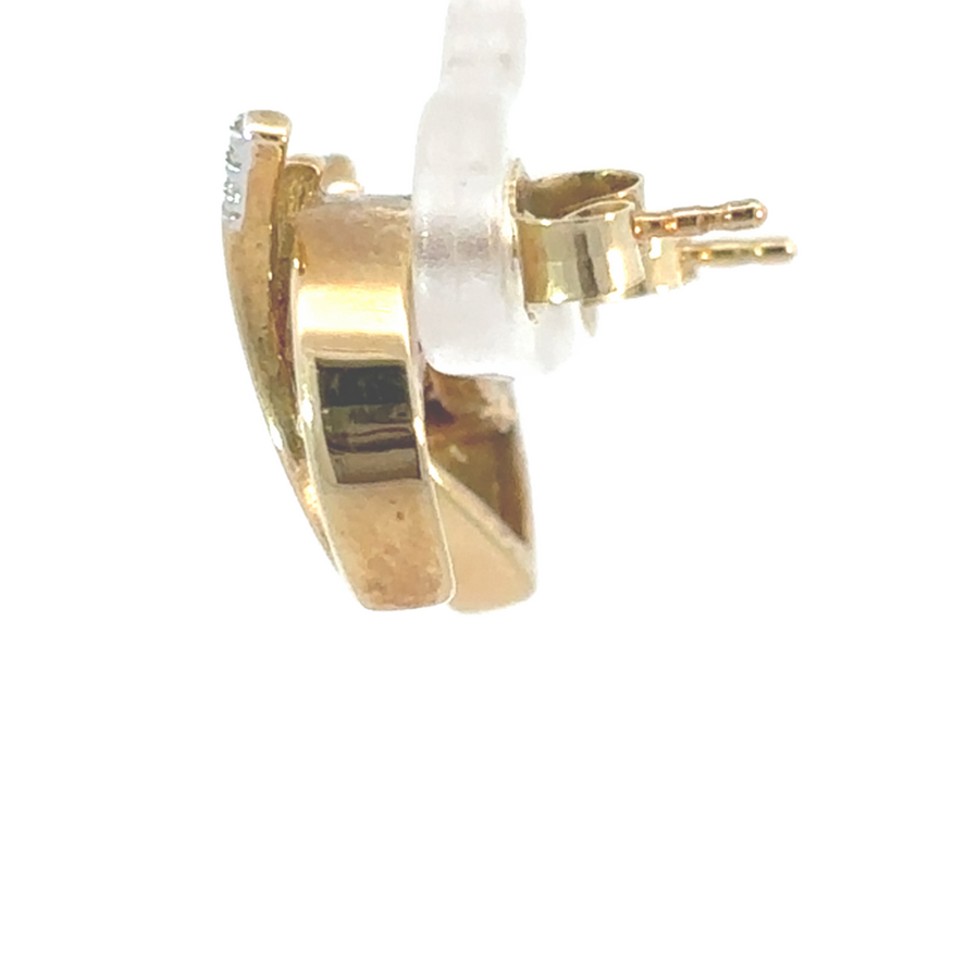 Elegant 14k gold earrings with brilliant diamond stones