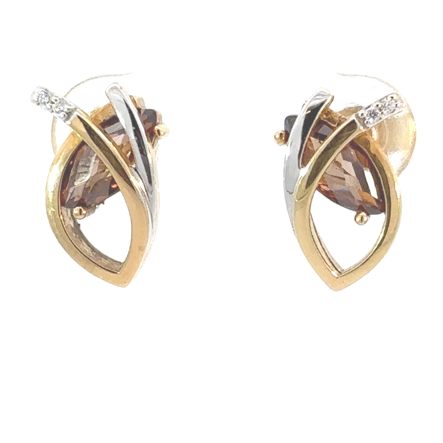 14k gold diamond stud earrings – front view