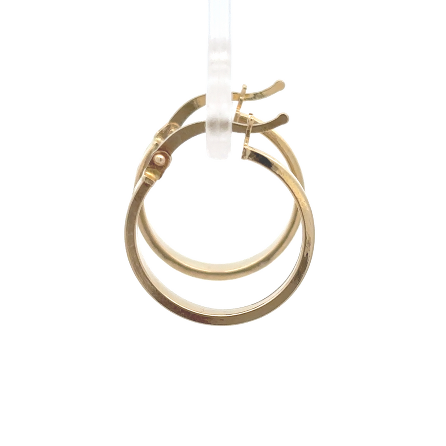 Classic 18mm gold earrings with polished finish