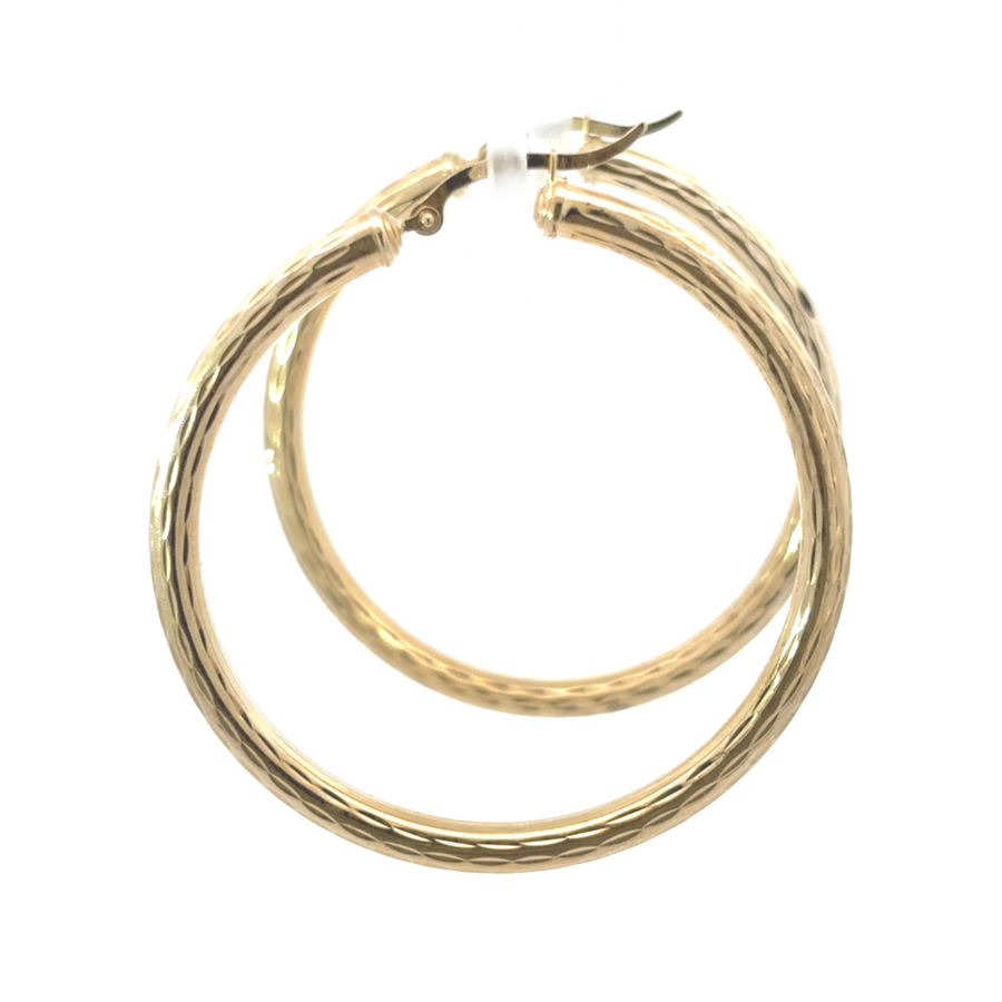 Lightweight and radiant 14k gold hoop earrings for everyday wear
