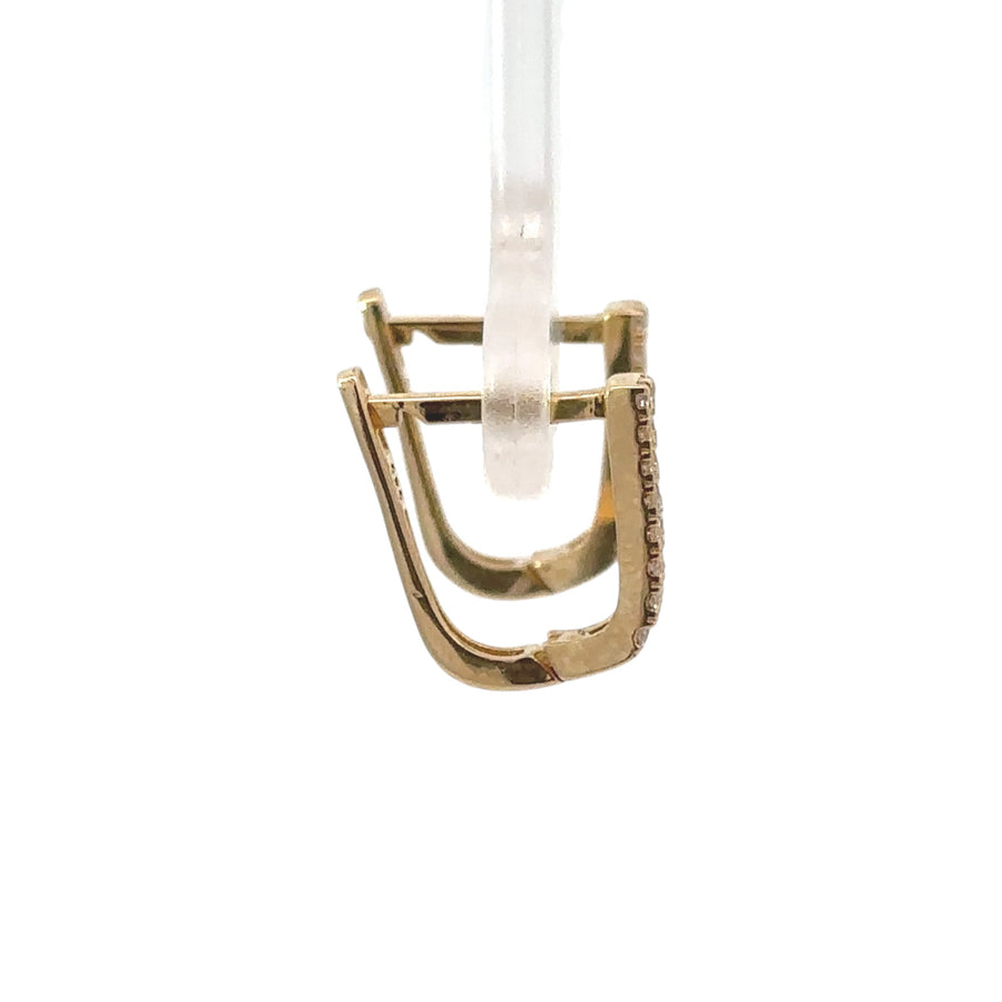 Classic gold earrings with polished finish