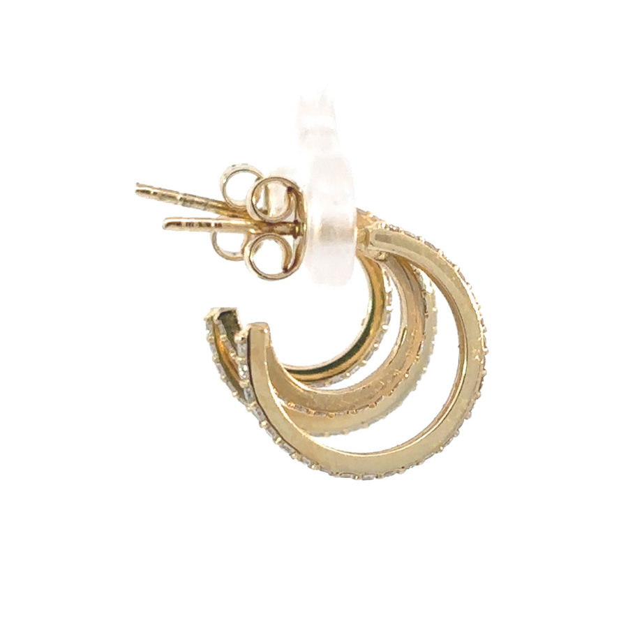 Beautiful 14k Gold Earrings with a brilliant natural diamond