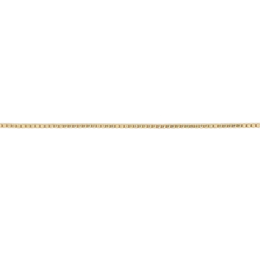Unisex model wearing 18-inch 14k gold fine chain necklace