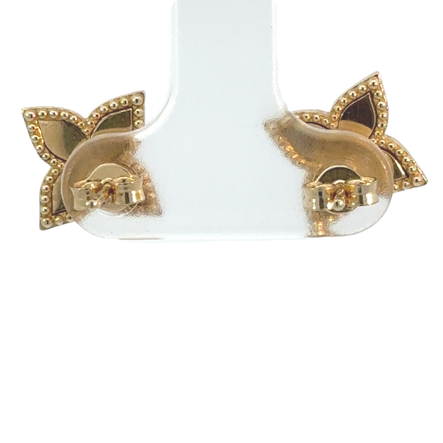 Timeless 14k gold flower earrings with subtle sparkle for any occasion