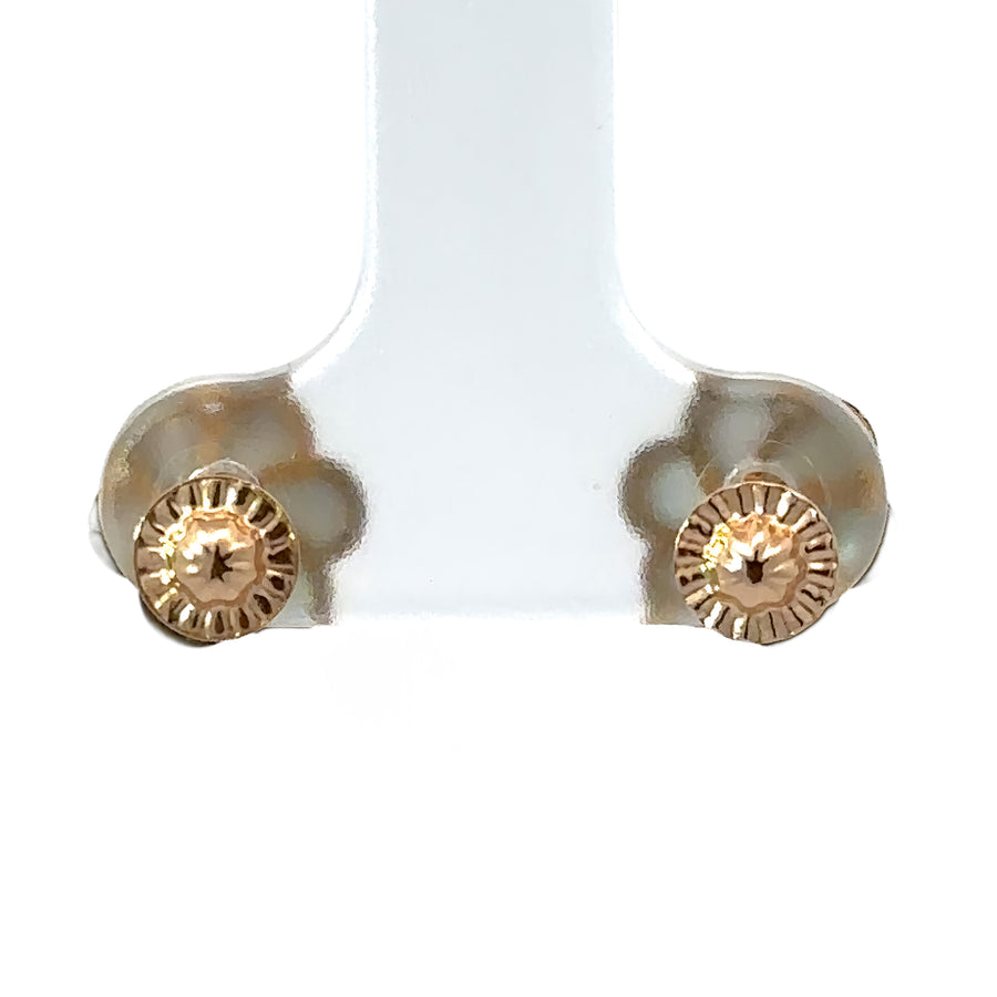Elegant 14k gold flower design for baby jewelry