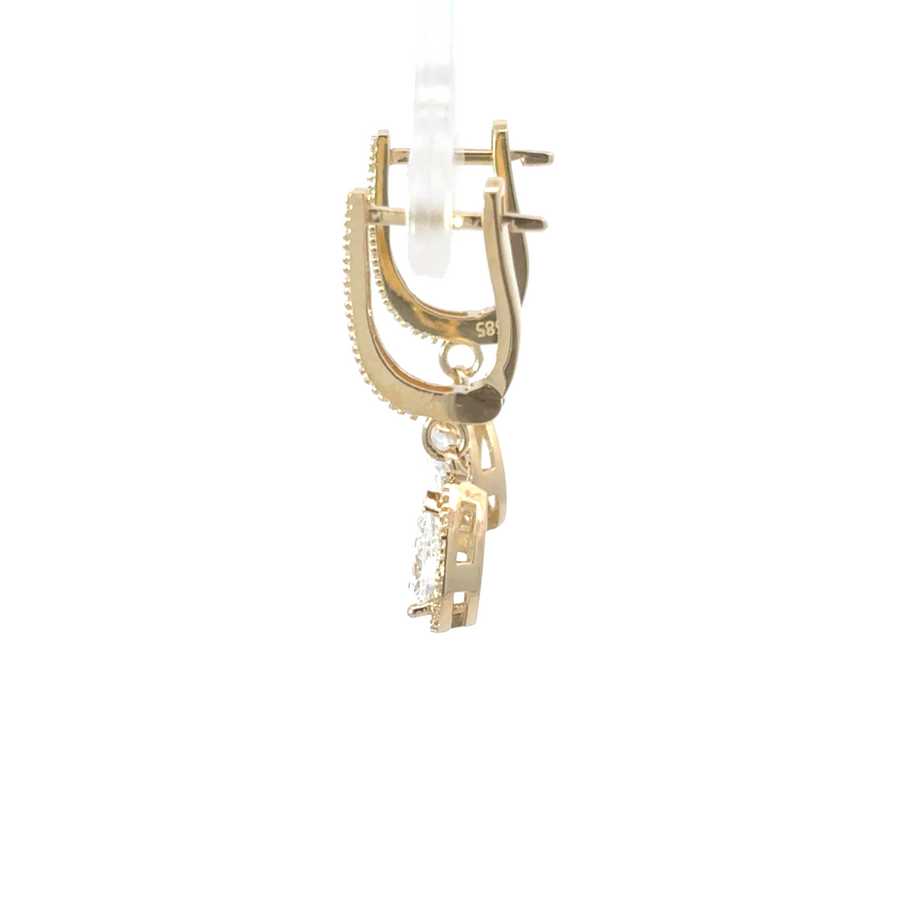 Gift box presentation of 3-piece 14k gold jewelry set for women
