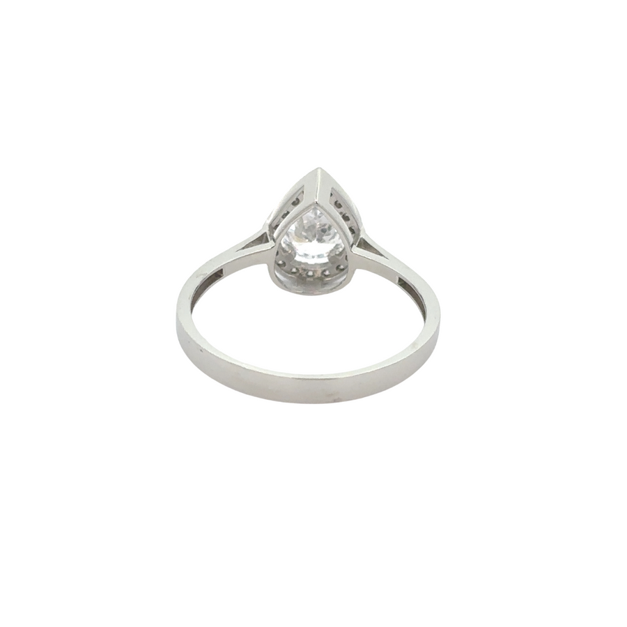 CZ-studded 14k gold ring in size 7