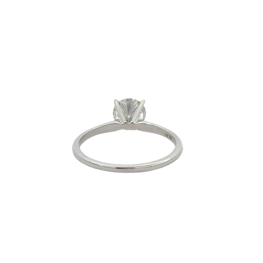 Elegant women’s ring featuring 1.00ct sustainable diamond