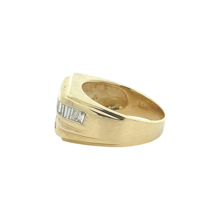 Bold gold ring for men featuring brilliant diamonds