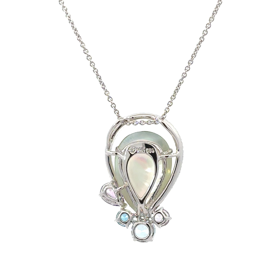 Elegant 17-inch necklace with brilliant diamonds