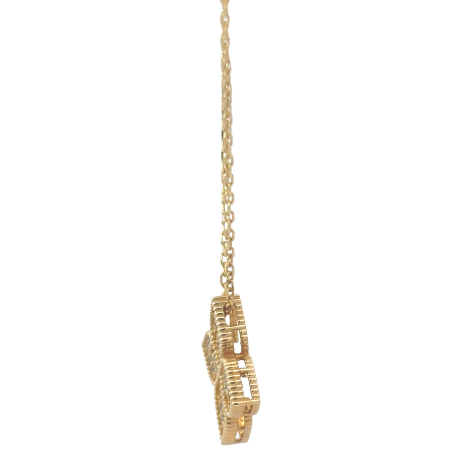 Elegant women’s gold necklace with minimalist pendant