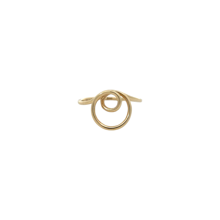 Elegant women’s ring crafted in 14k gold