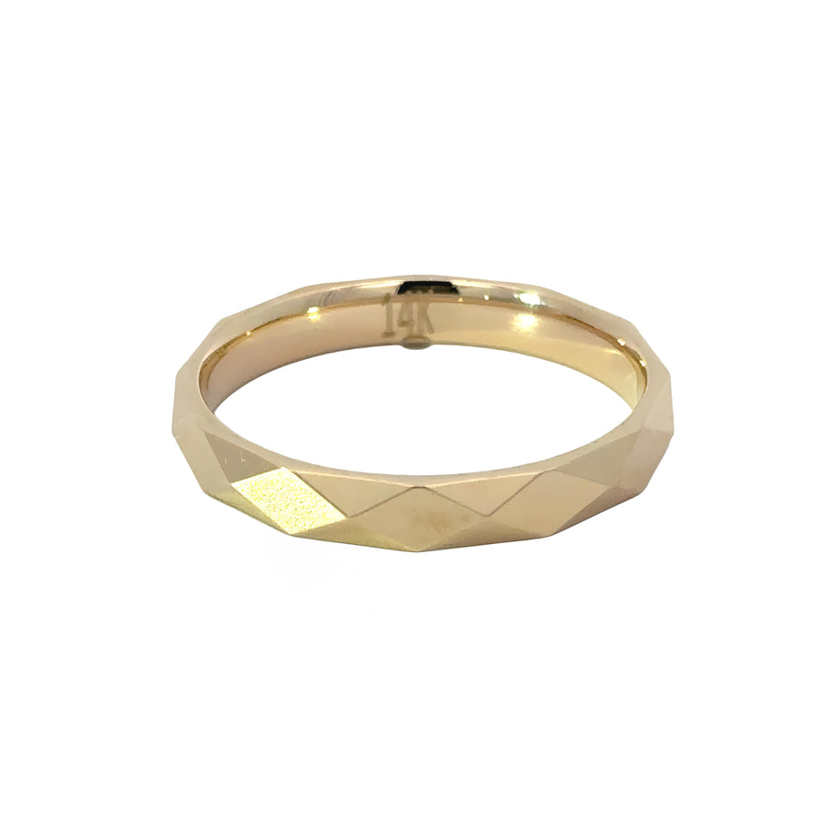 Side view of 14k gold ring sized 11 for men