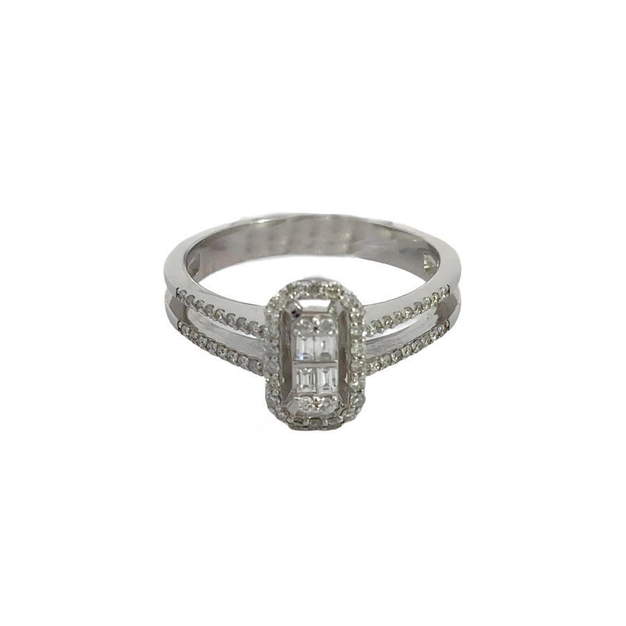Elegant gold ring with a round-cut diamond, size 7