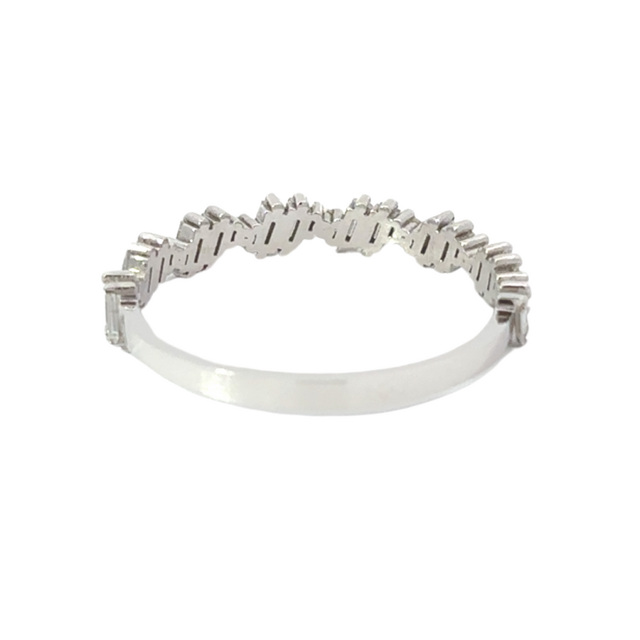 Size 7 gold ring with inset diamonds on neutral fabric