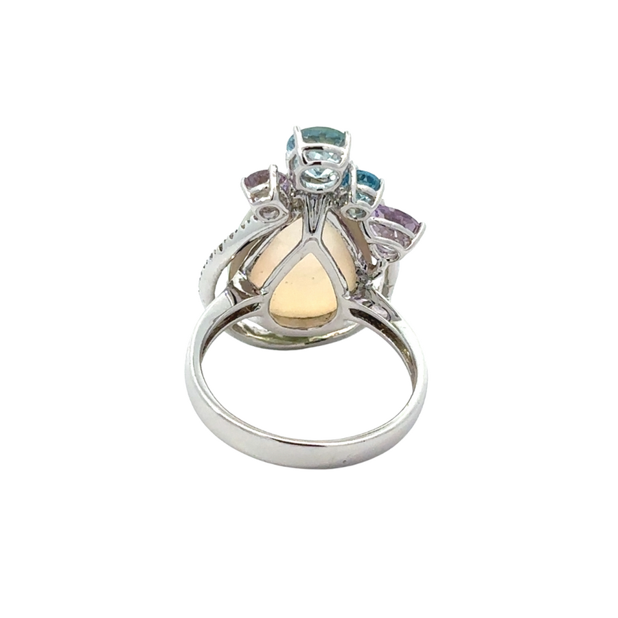 Elegant gold and diamond ring for size 6 finger