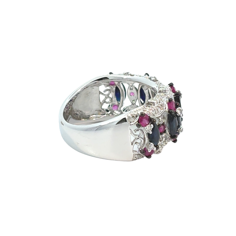 Elegant size 7 gold ring with sparkling diamonds