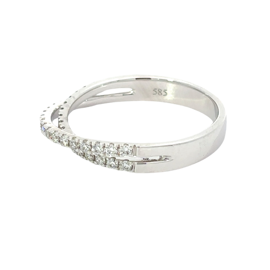 Elegant women’s ring featuring diamonds and CZ stones in 14k gold