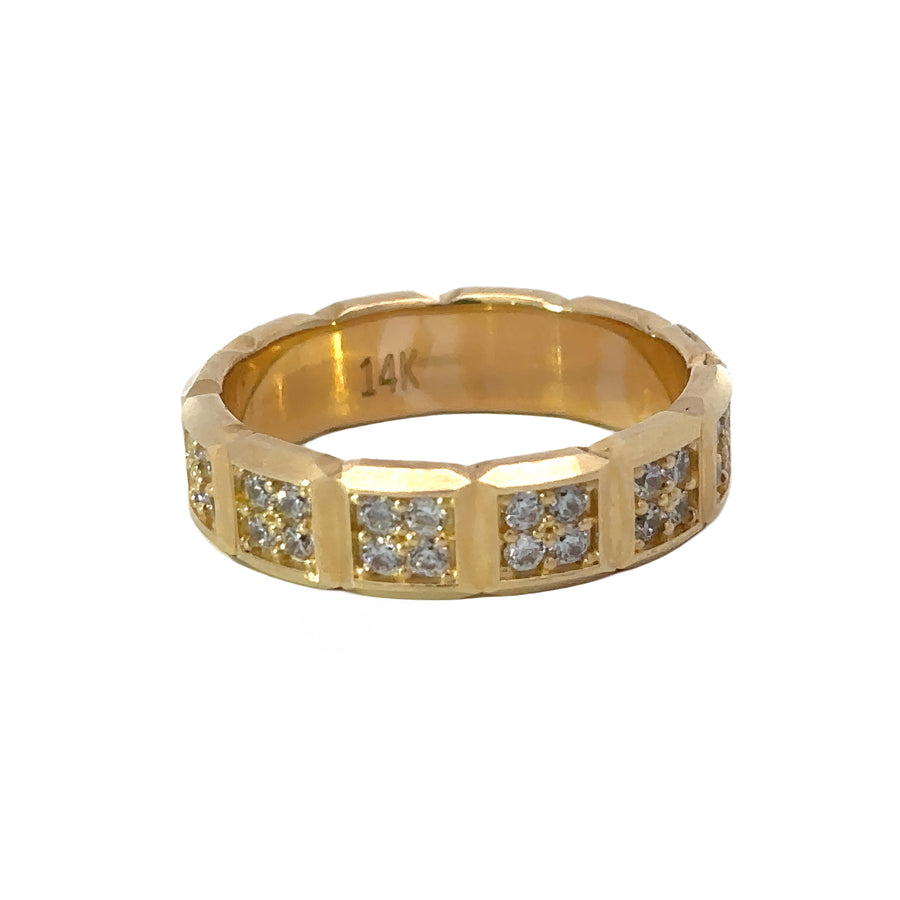14k gold ring with sparkling cubic zirconia stones size 7