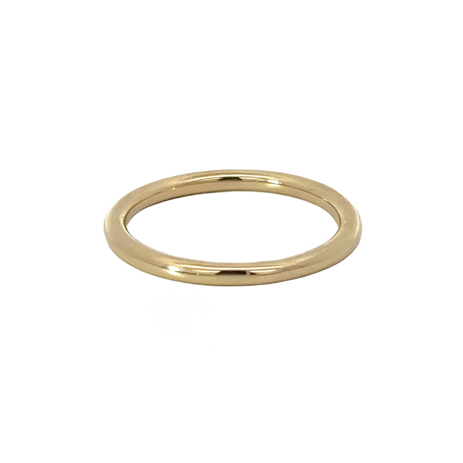 Close-up of sleek 14k gold ring for daily wear