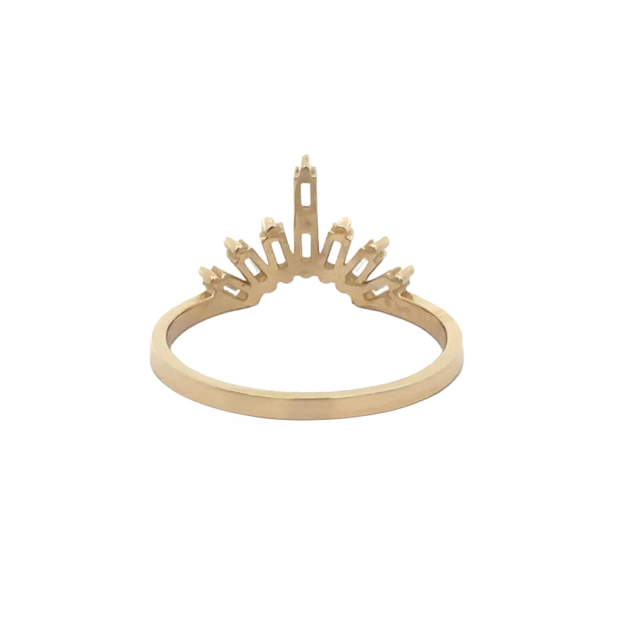Elegant solitaire ring in 14k gold for women
