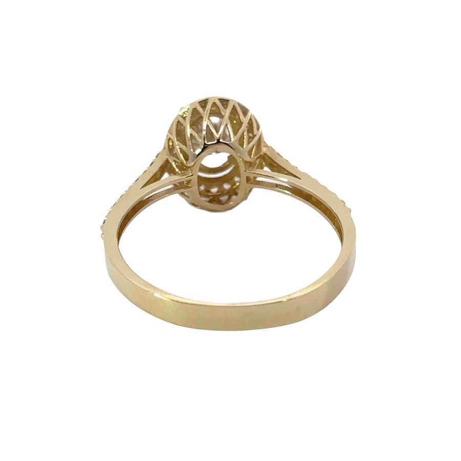 Polished 14k gold band with solitaire diamond accent