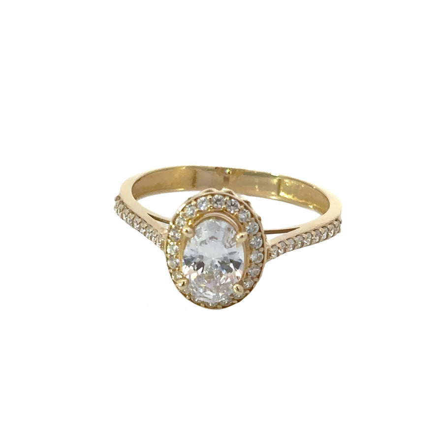 Close-up of solitaire gemstone on 14k gold band
