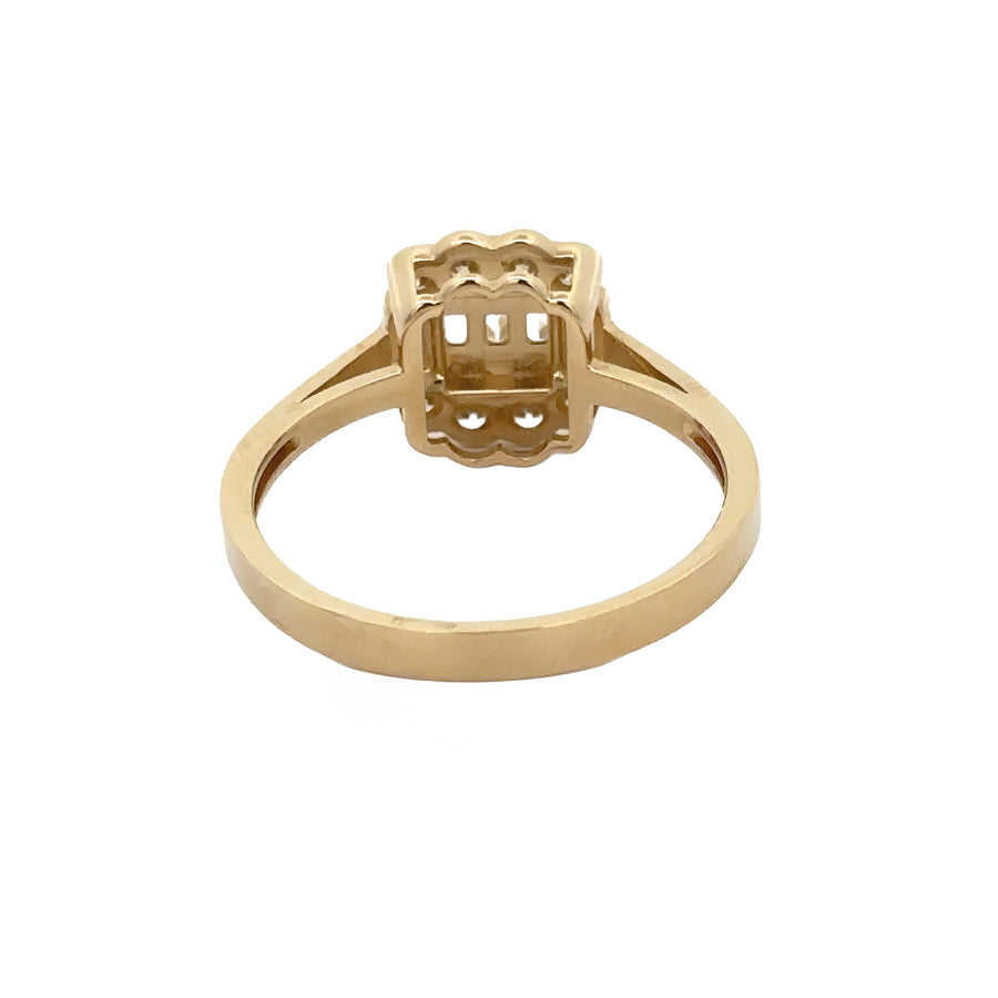 Elegant 14k gold ring featuring one brilliant stone