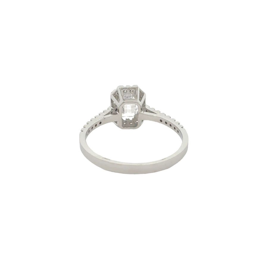 Elegant 14k gold ring with sparkling cubic zirconia