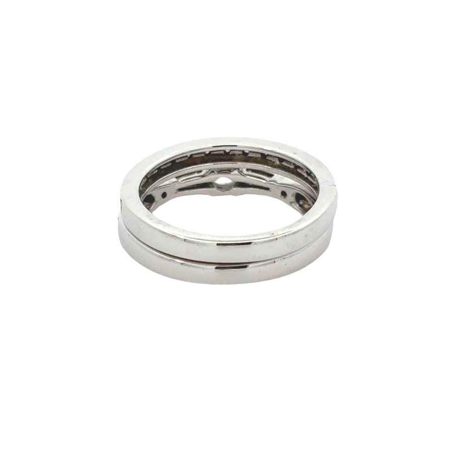 14k gold WG ring with dazzling stone placed in luxury box