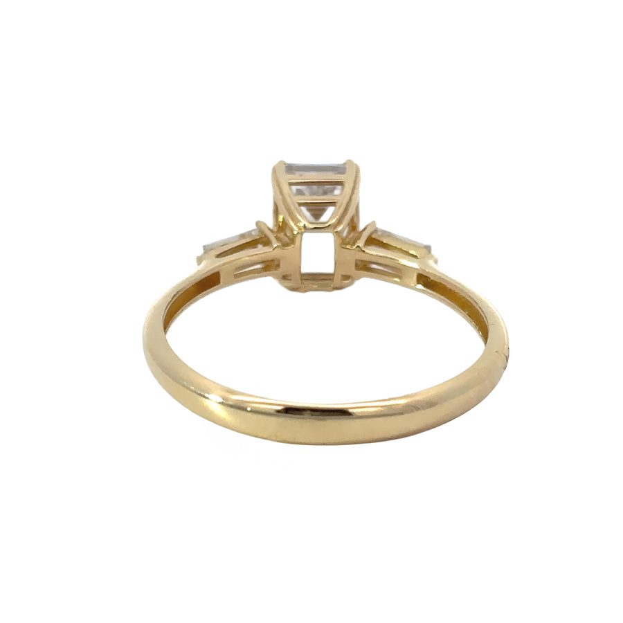 Classic polished 14k gold band for women