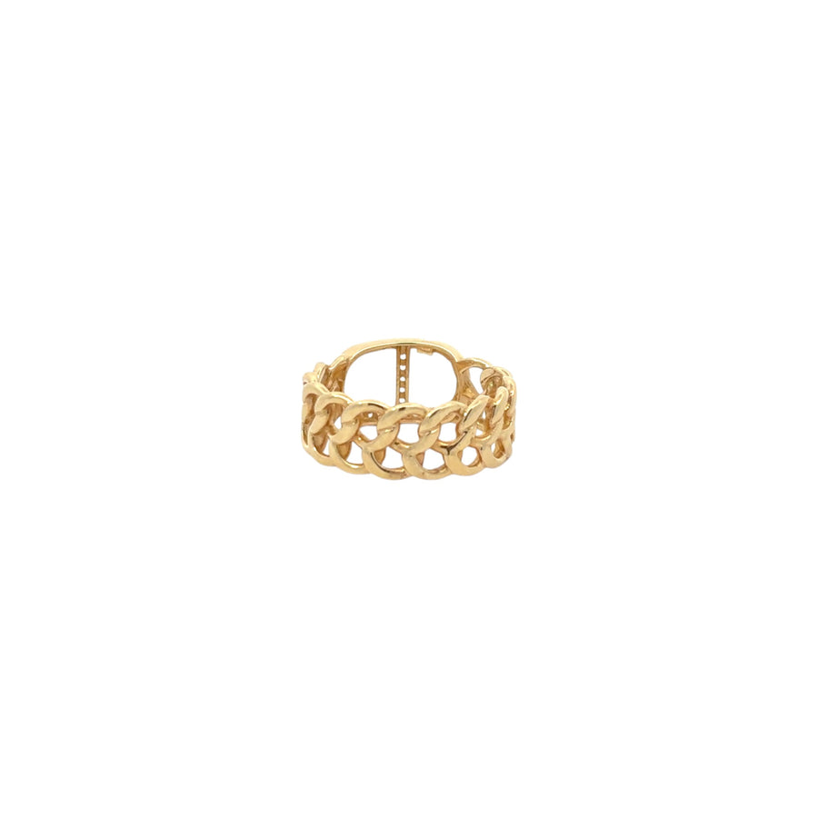 Close-up of cubic zirconia centerpiece on 14k gold ring size 8
