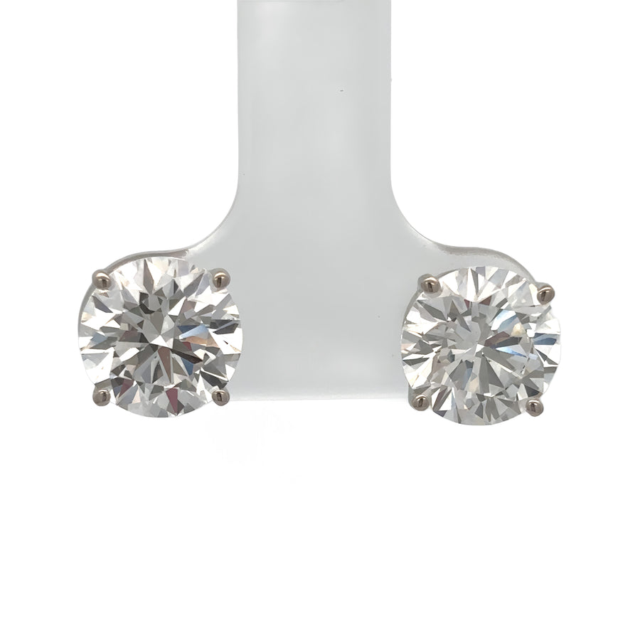 Elegant white gold earrings featuring certified lab diamonds