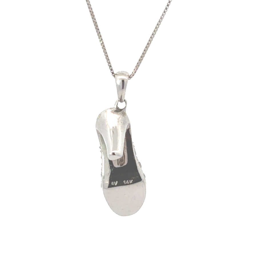 White gold pendant designed for women with brilliant diamonds