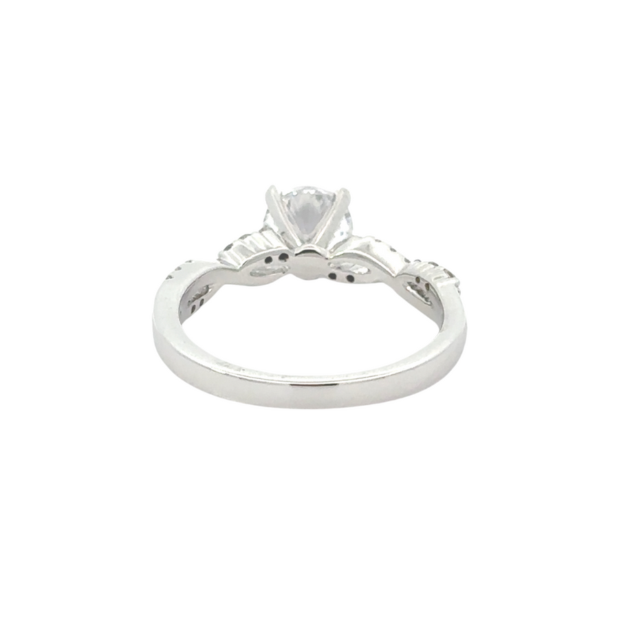 Glamorous white gold ring with CZ and diamond details