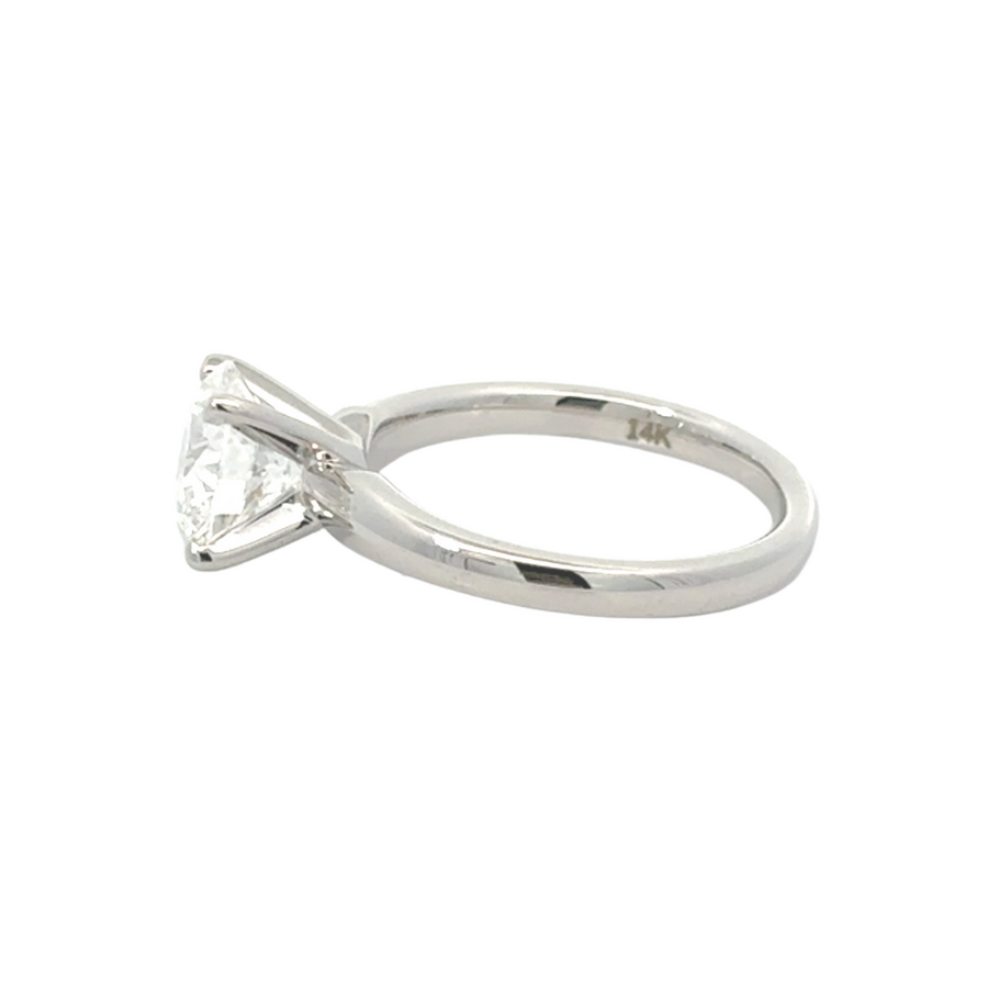 Solitaire engagement ring in white gold with 2.00-carat ethical diamond