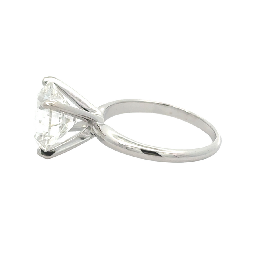 Stunning statement ring with 5.03 CT lab-grown diamond in white gold
