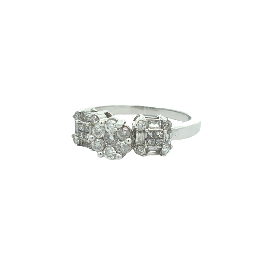 Classic 14k white gold women’s ring featuring brilliant diamonds