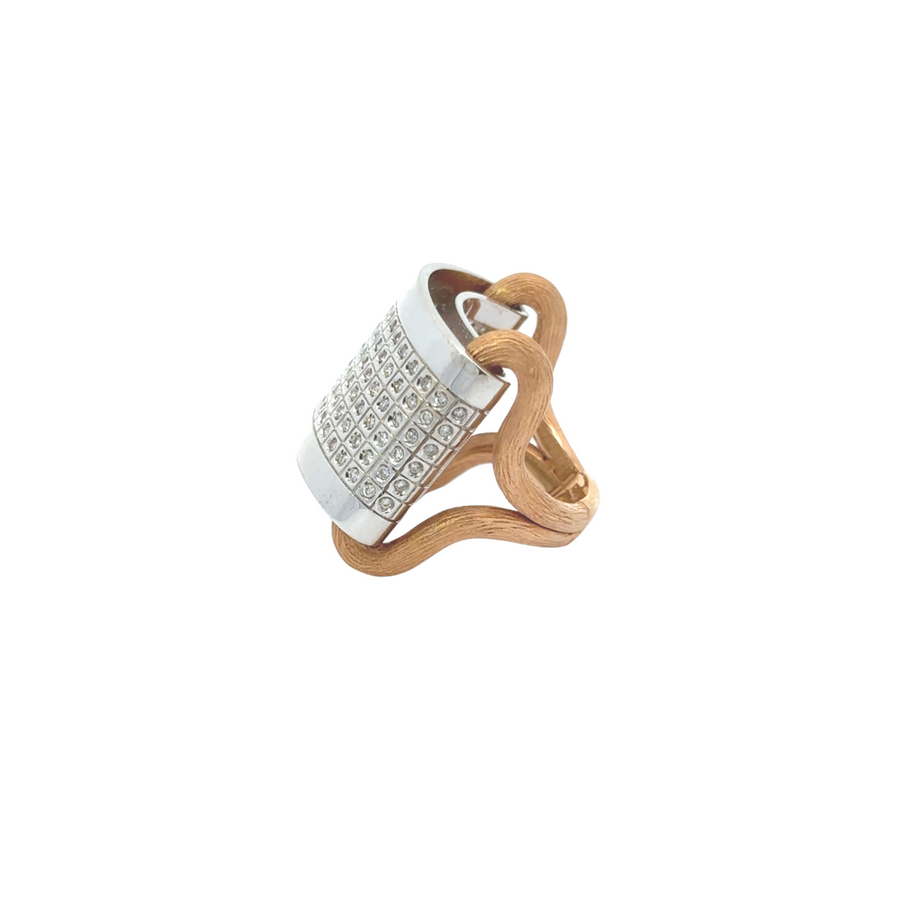 Sophisticated women’s ring with 0.54 carat diamonds and two-tone finish