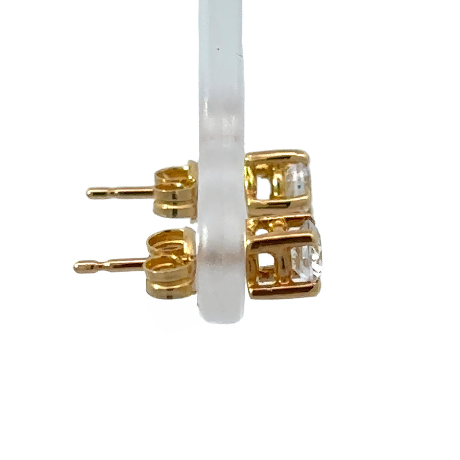 Hypoallergenic gold baby earrings with safe design