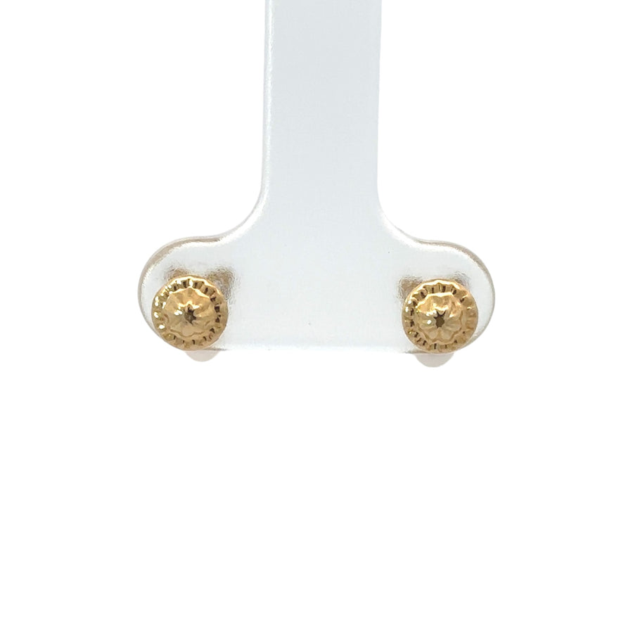 Minimalist gold earrings perfect for everyday use