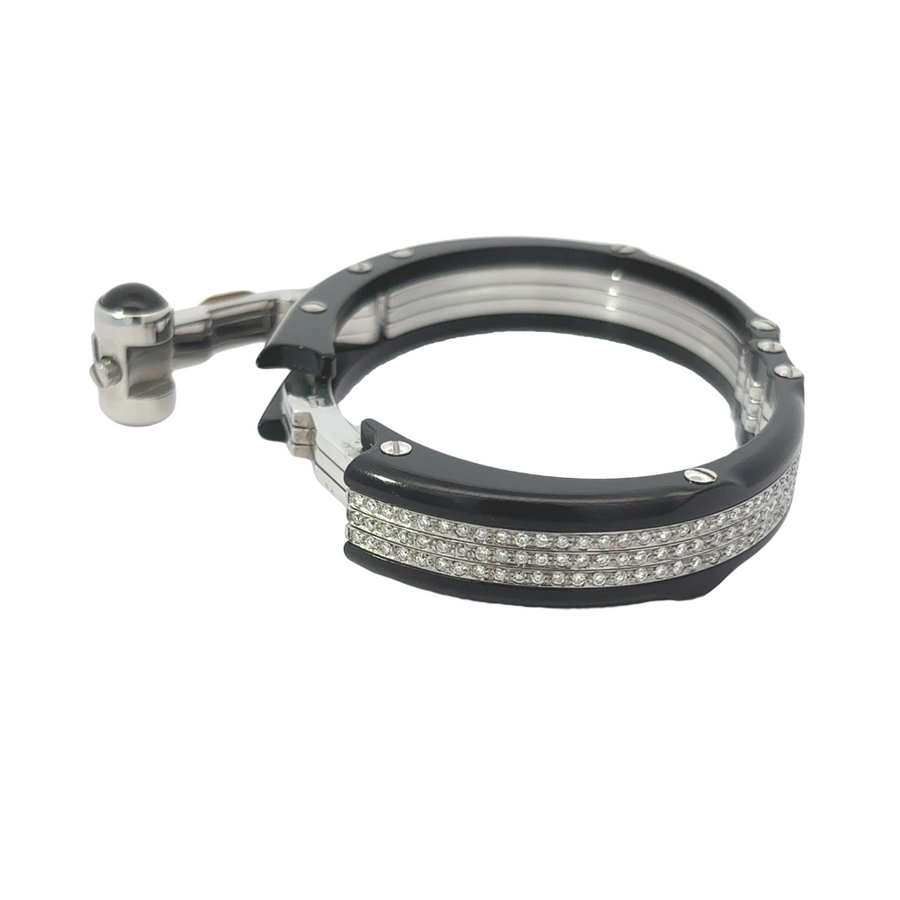 Bracelet displayed flat showing full 5.7 cm design