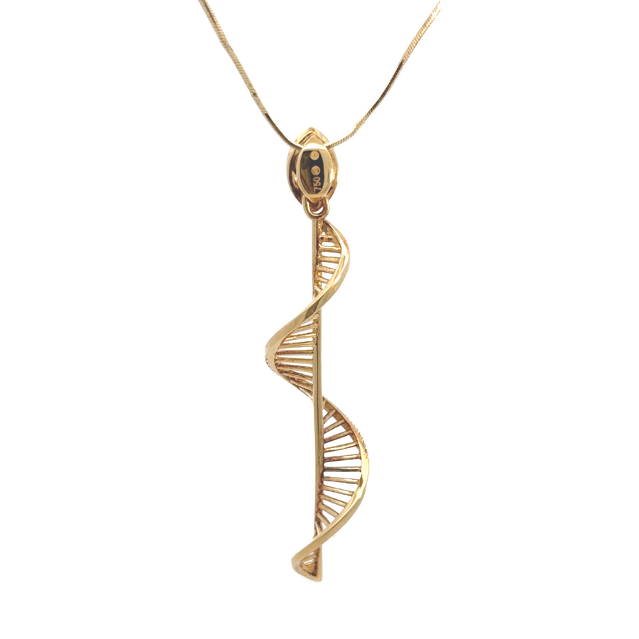 Elegant 18k gold women’s necklace measuring 18.5 inches