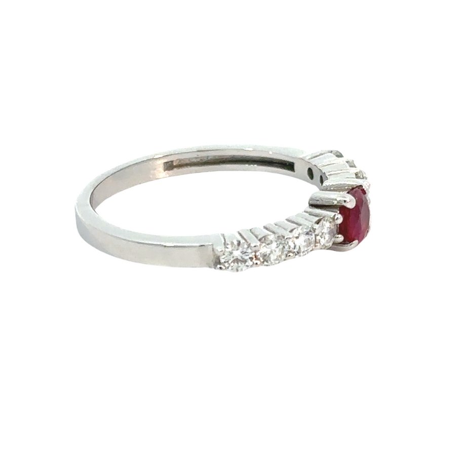Size 6 18k gold ring with fiery ruby and sparkling diamonds