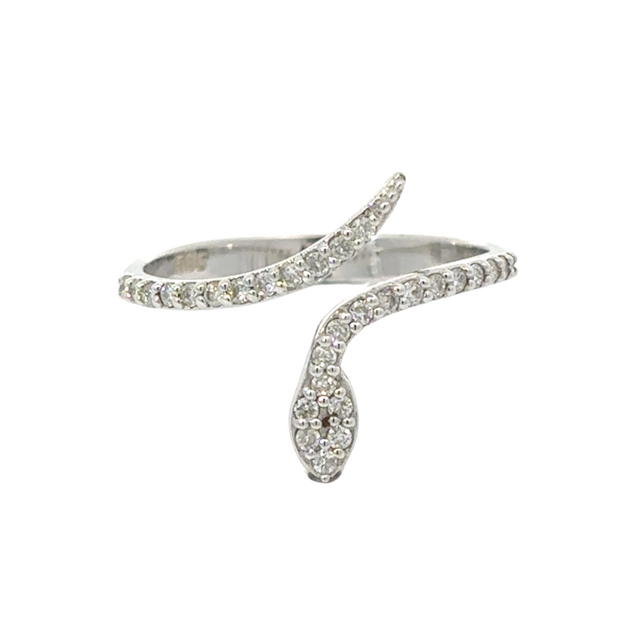 Stunning 18k white gold open ring with 27 carats of diamonds