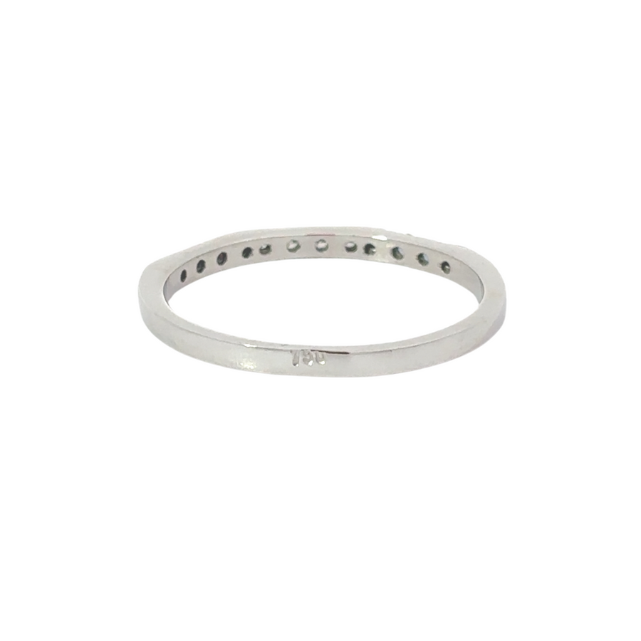 Elegant WG ring with sapphire and diamond accents for women
