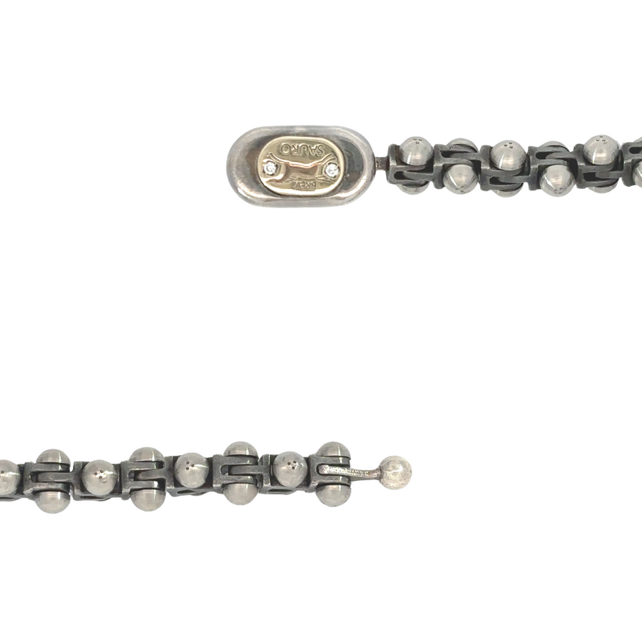 Model wearing 22-inch gold-finished necklace with black shirt